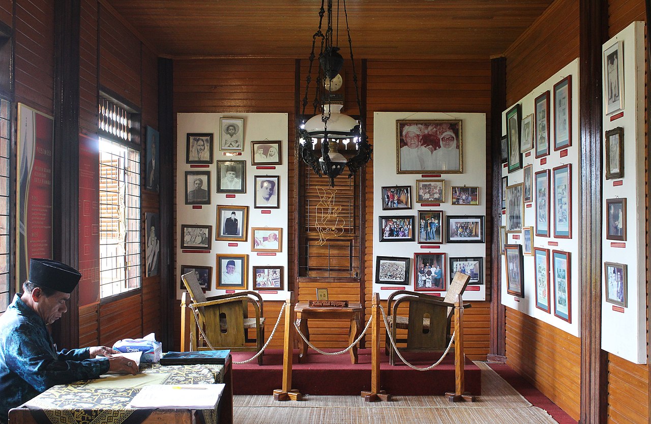 Foto Museum Rumah Kelahiran Buya Hamka by Wikipedia